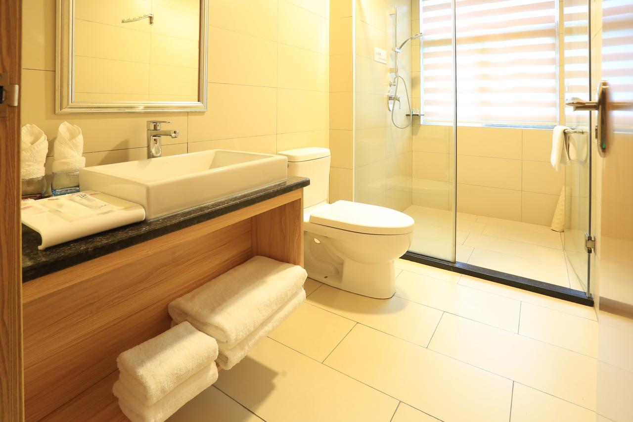 Oyo8001 Tiandi Hotel Шънджън Екстериор снимка