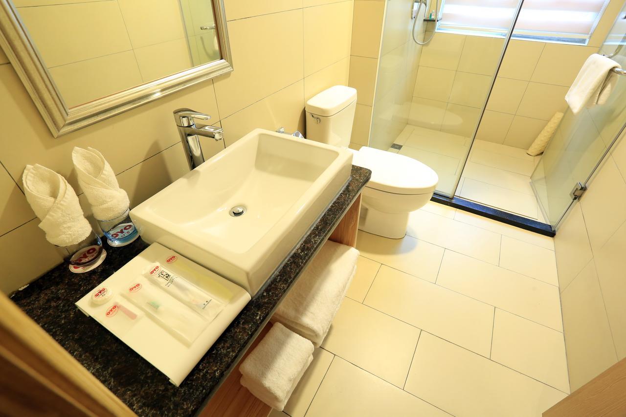 Oyo8001 Tiandi Hotel Шънджън Екстериор снимка