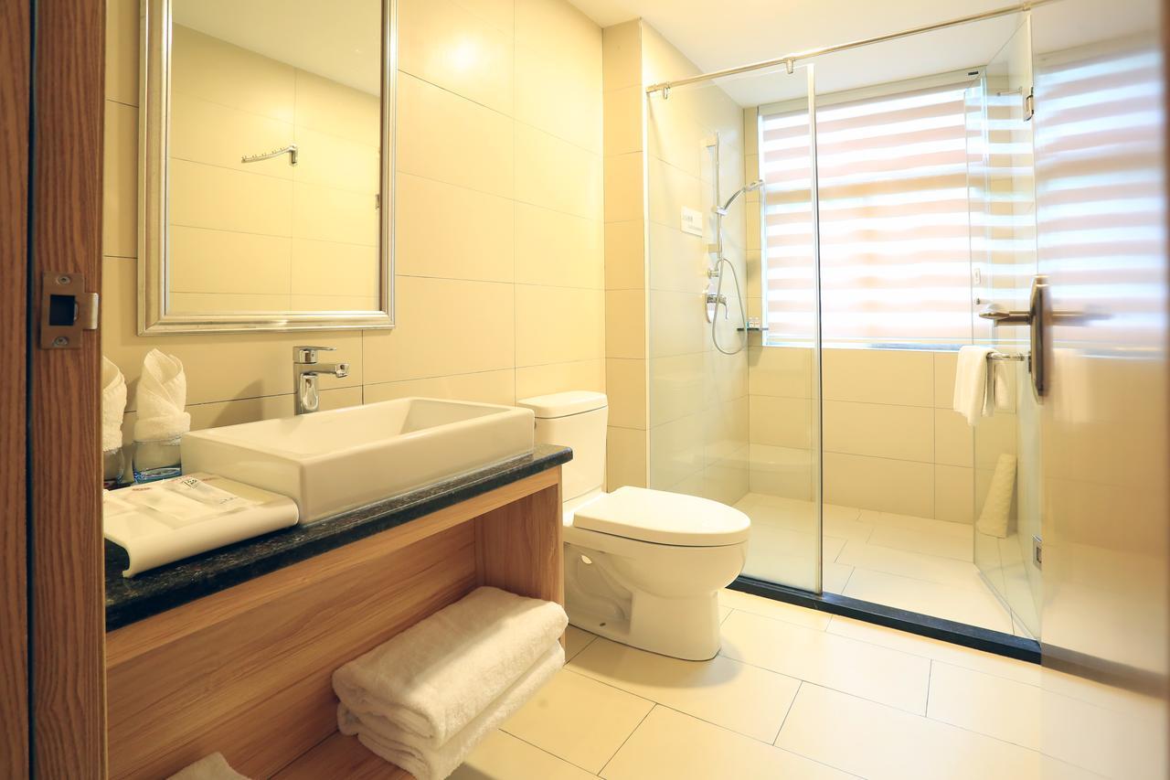 Oyo8001 Tiandi Hotel Шънджън Екстериор снимка
